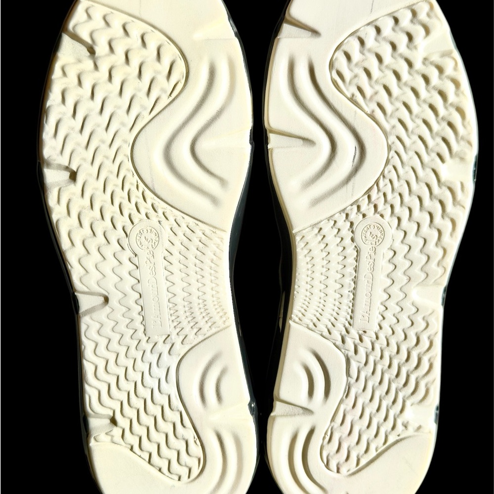 L'Amour Des Pieds Women's Black Slip-On Athletic Sneakers - Picture 3 of 6
